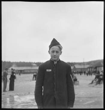 Frank Alfred Hagen fotografert på Grini mens han ventet på løslatelse etter frigjøringen i mai 1945.