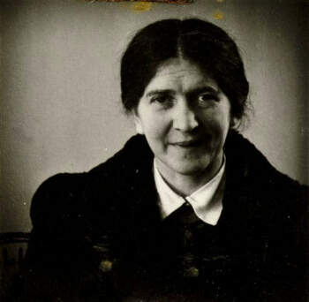 Klara Karpol (portrettfoto)