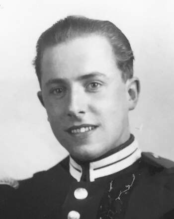 Olav Tronrud som gardist