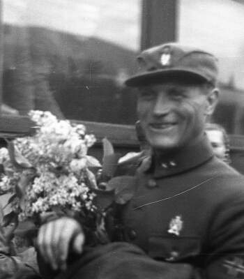 Løytnant Martin B. Mølster, Voss stasjon juni 1945